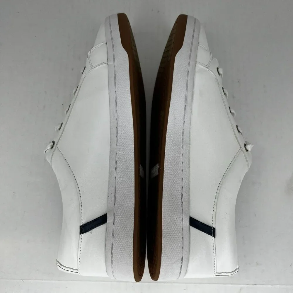 Sperry introducing women